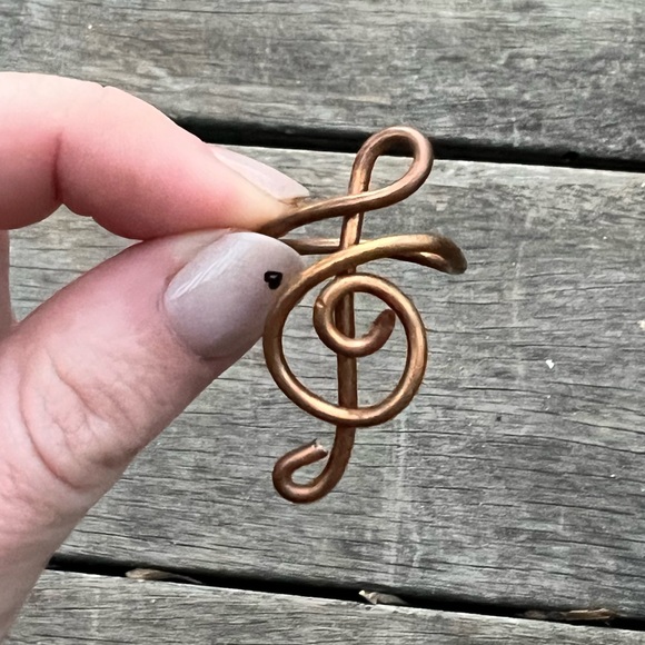 Copper treble clef ring - Picture 3 of 3